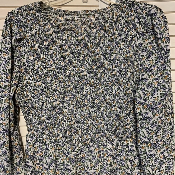 Long sleeve Peasant Deess - Picture 2 of 7